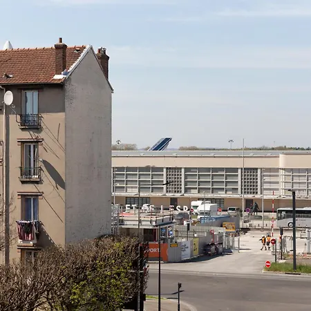 Spacious 2br Flat Near Cdg Airport