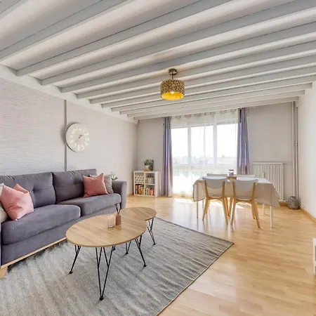 Spacious 2br Flat Near Cdg Airport 르블랑메스니